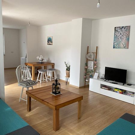Mg Lägenhet Zepce Exteriör bild